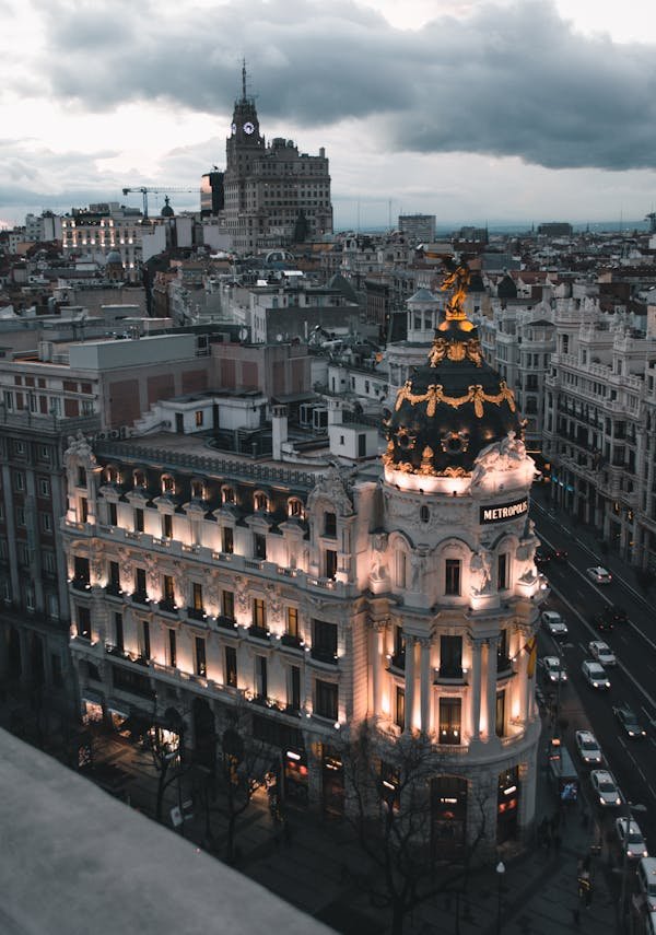 Découvrez madrid avec un guide francophone de choix